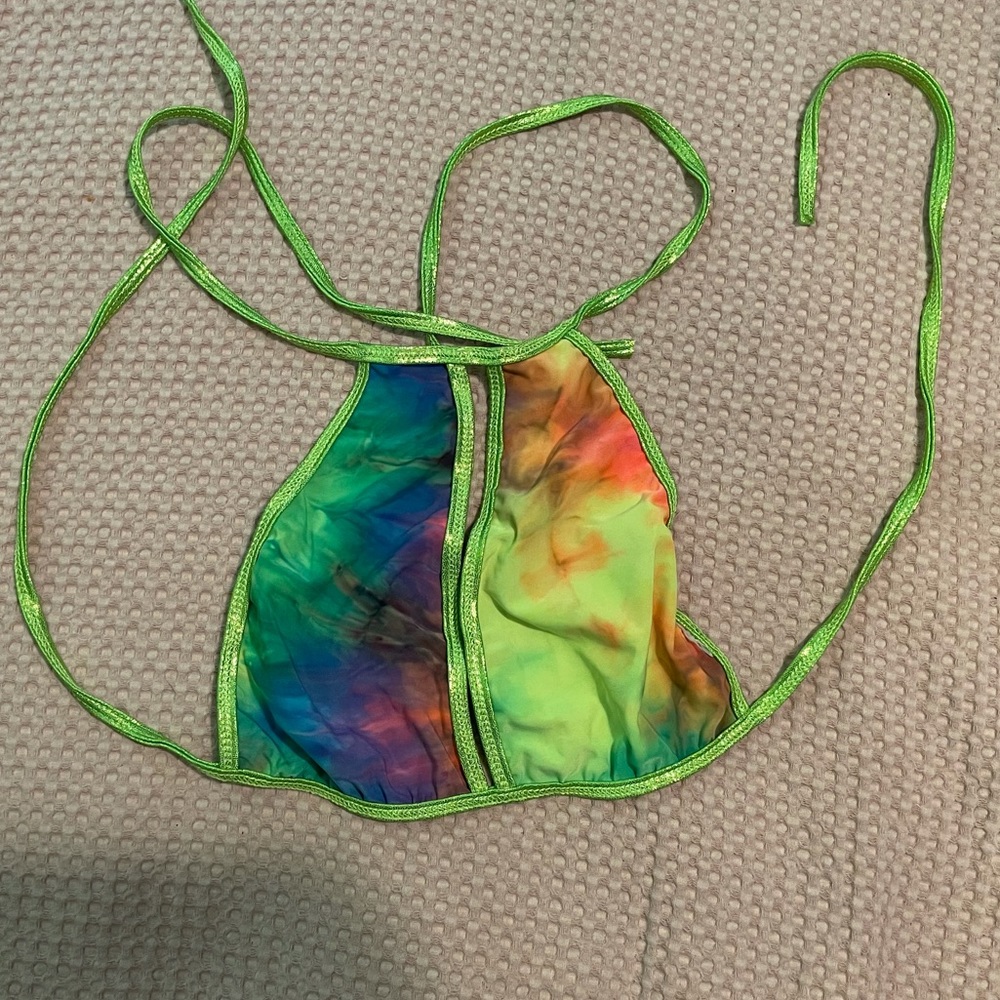 Holographic Rave Keyhole Top - Picture 2 of 2
